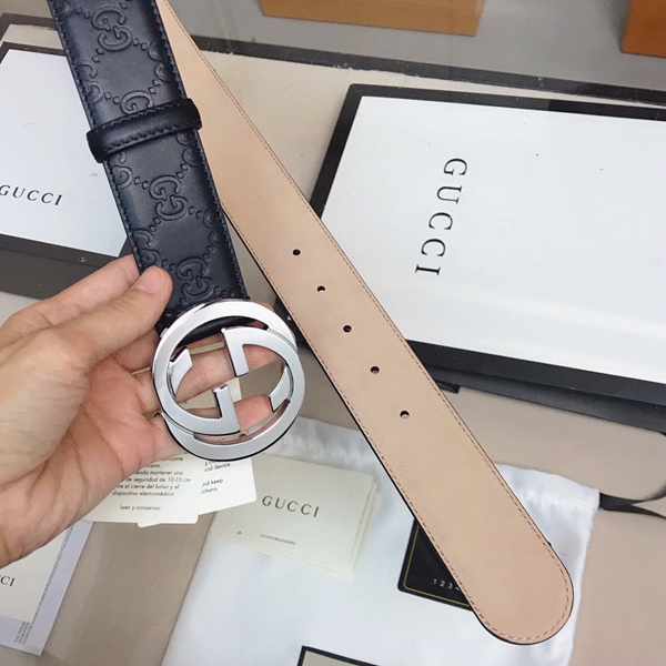 スーパーコピーグッチベルト背面デザイン